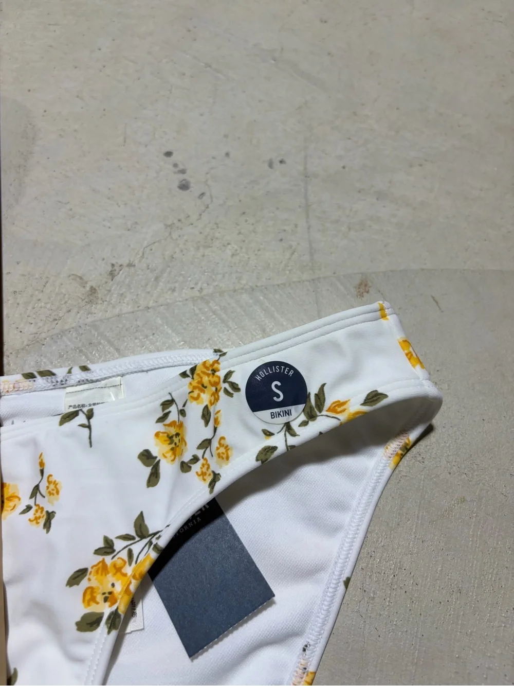 Hollister NWT Floral Print Bikini Bottoms White/Yellow small